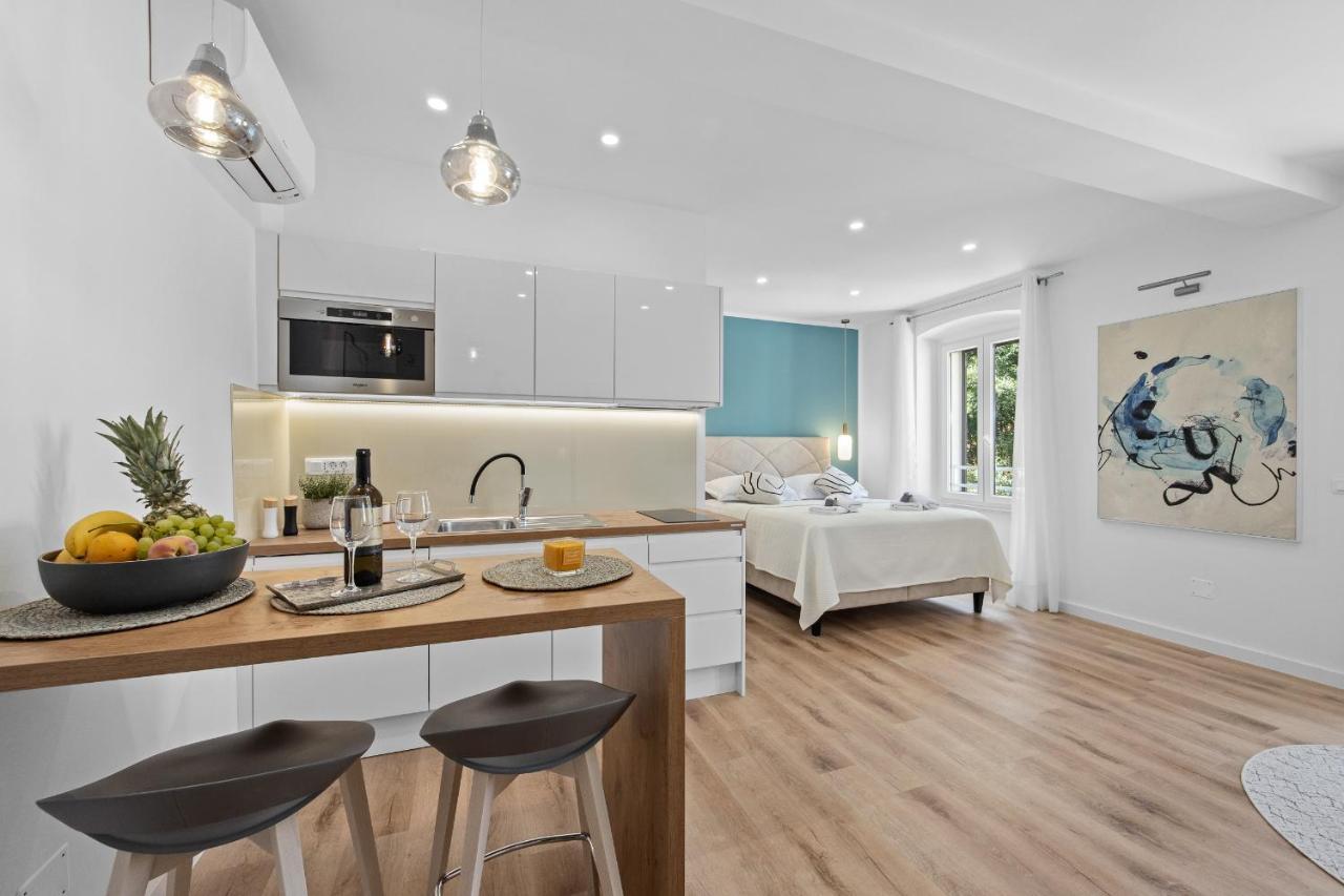 Giardini M Studio Apartments พูลา ภายนอก รูปภาพ