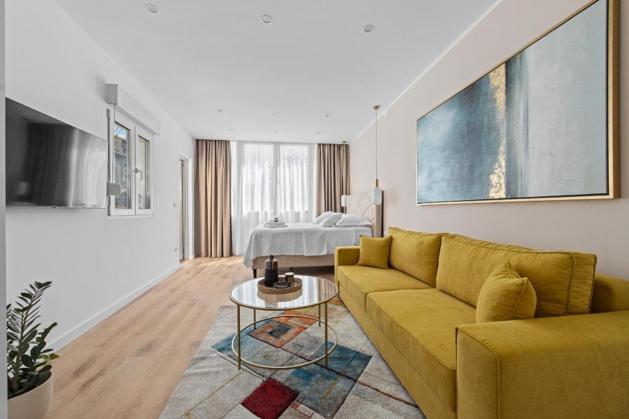 Giardini M Studio Apartments พูลา ภายนอก รูปภาพ