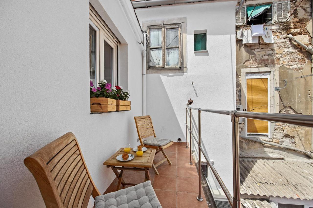 Giardini M Studio Apartments พูลา ภายนอก รูปภาพ