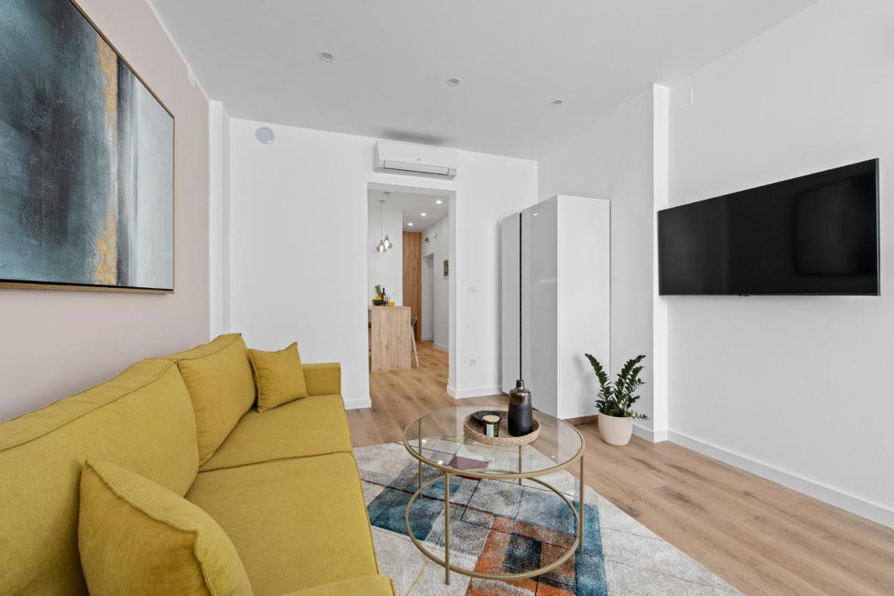 Giardini M Studio Apartments พูลา ภายนอก รูปภาพ