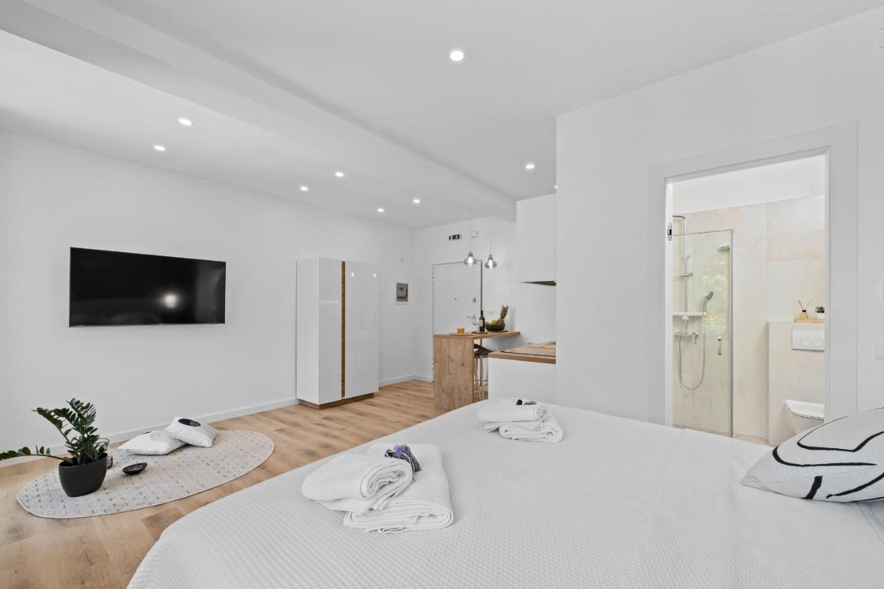 Giardini M Studio Apartments พูลา ภายนอก รูปภาพ